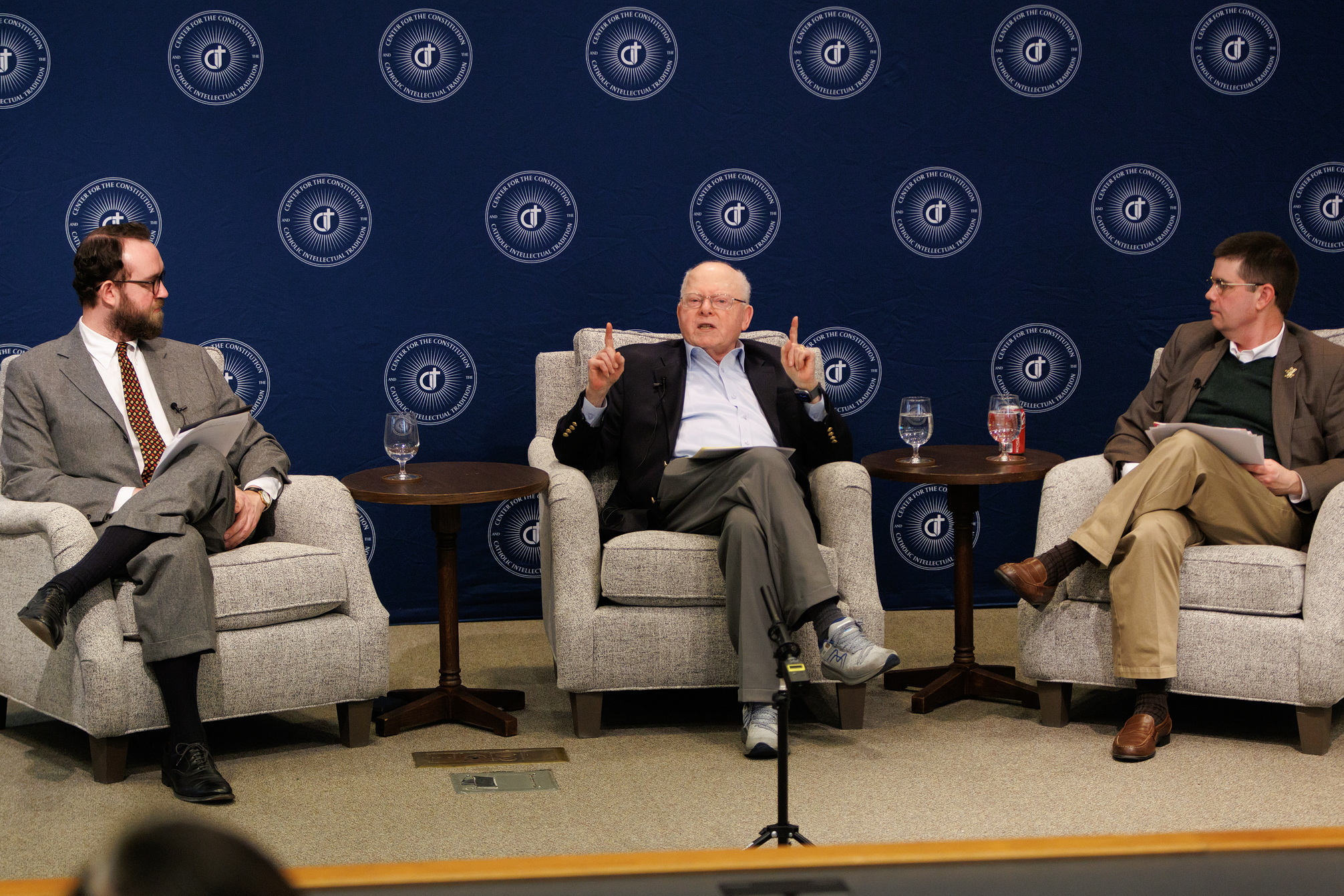 011 02 11 26 WEB SIZE